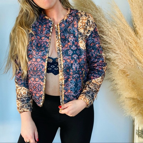 H&M Quilted Printed Blue Gold Tan Zipper Pocket Cropped Moto Bomber Jacket 8 - Picture 1 of 9